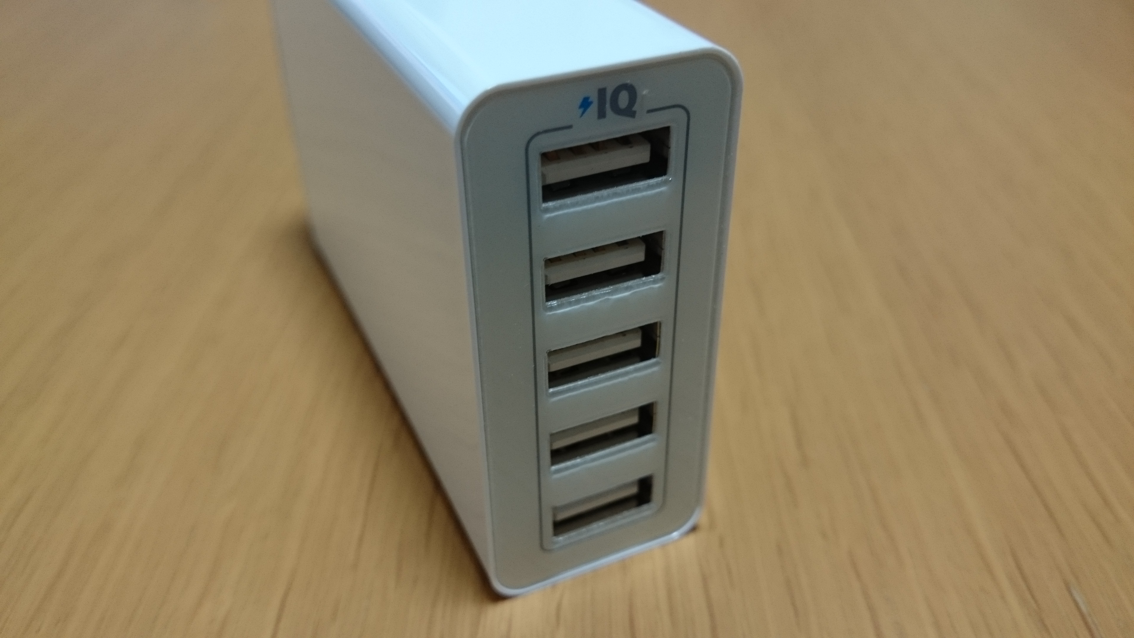 ANKER 40W 5ポートUSB充電器